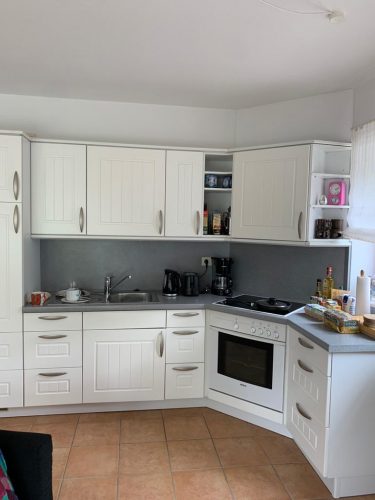 Großzügige Küchenzeile